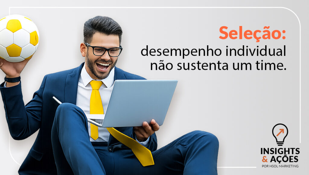 Jogador comemorando a escalação